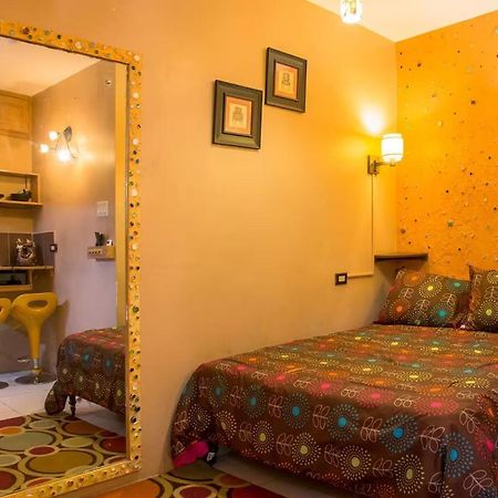 One32 Guesthouse Bejeweled Kingston Extérieur photo