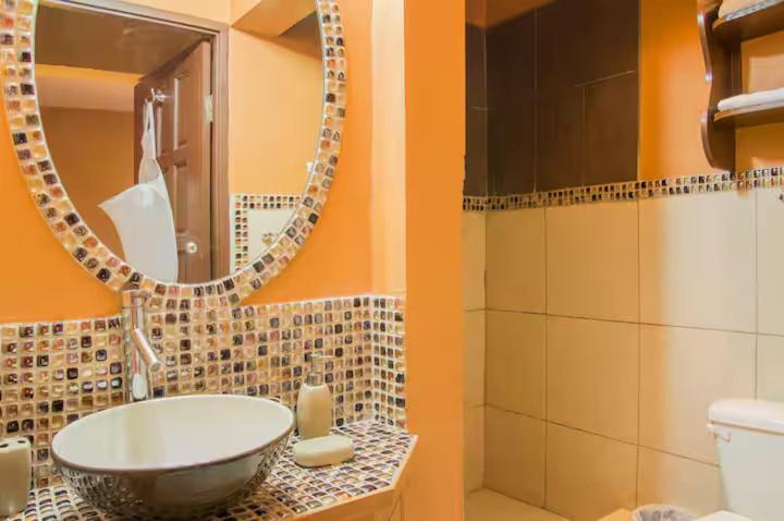One32 Guesthouse Bejeweled Kingston Extérieur photo